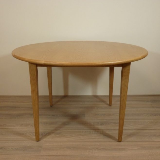 manou eetkamertafels