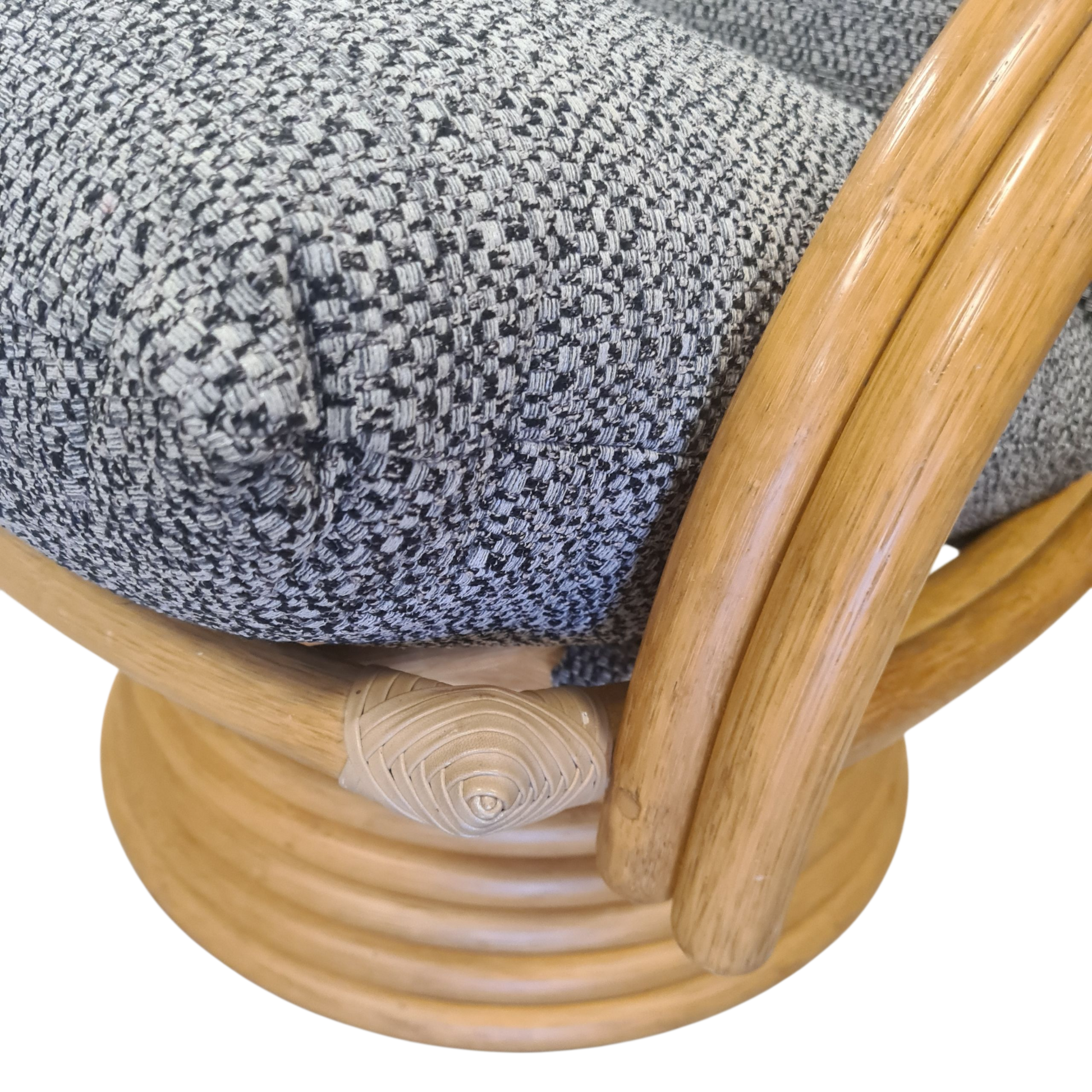 Manou Draaistoel Nr 355 Rotan Draaifauteuil met Vering