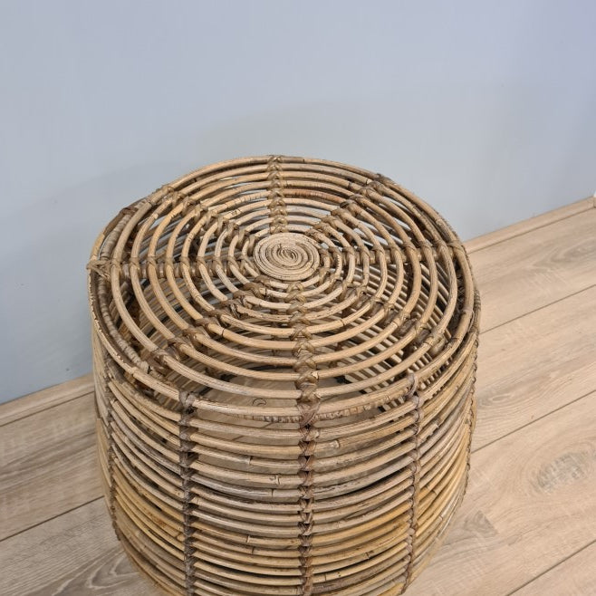Kubu Grey Rotan Tafeltje / Krukje