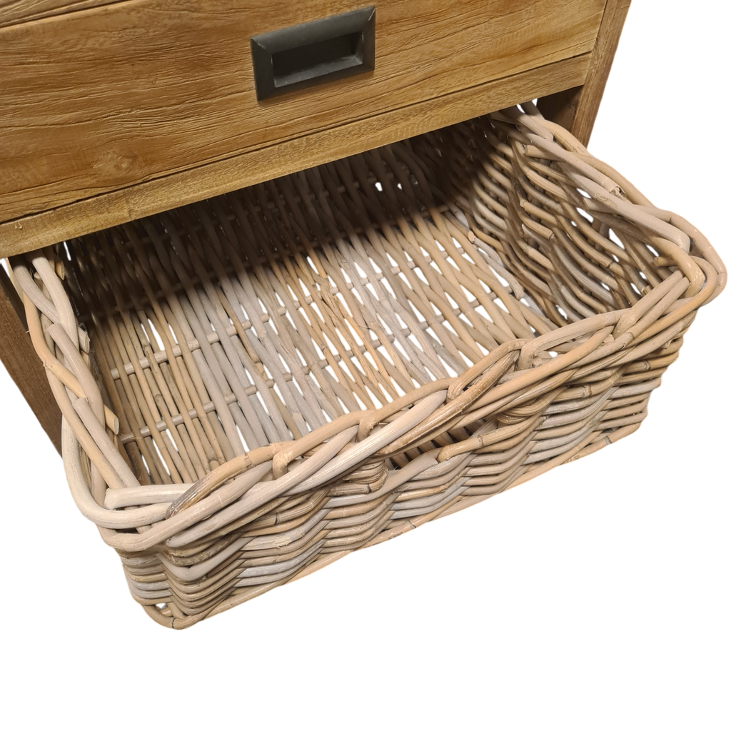 Tafeltje Oud Hout met Lade en Rotan Mand
