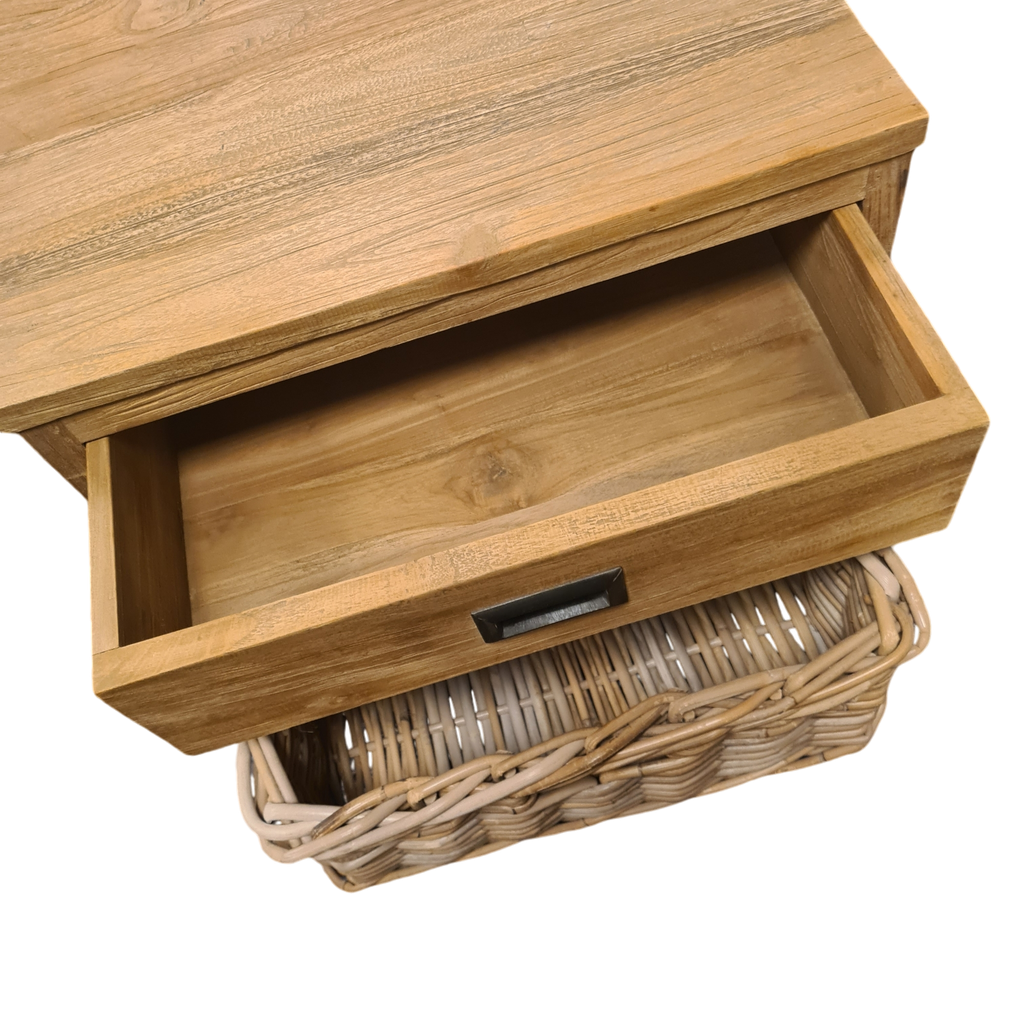 Tafeltje Oud Hout met Lade en Rotan Mand